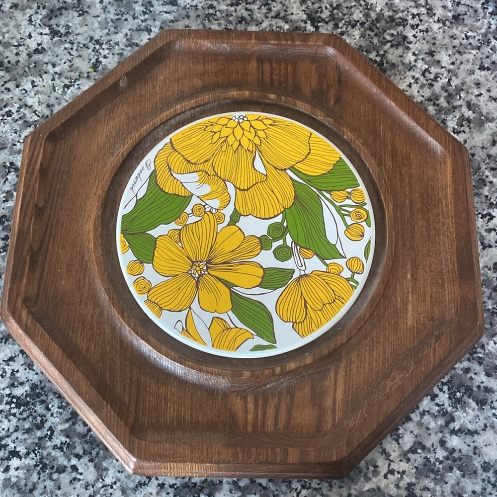 Good wood floral trivet
